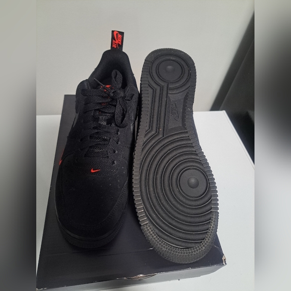 Air Force 1s - Picture 3 of 6